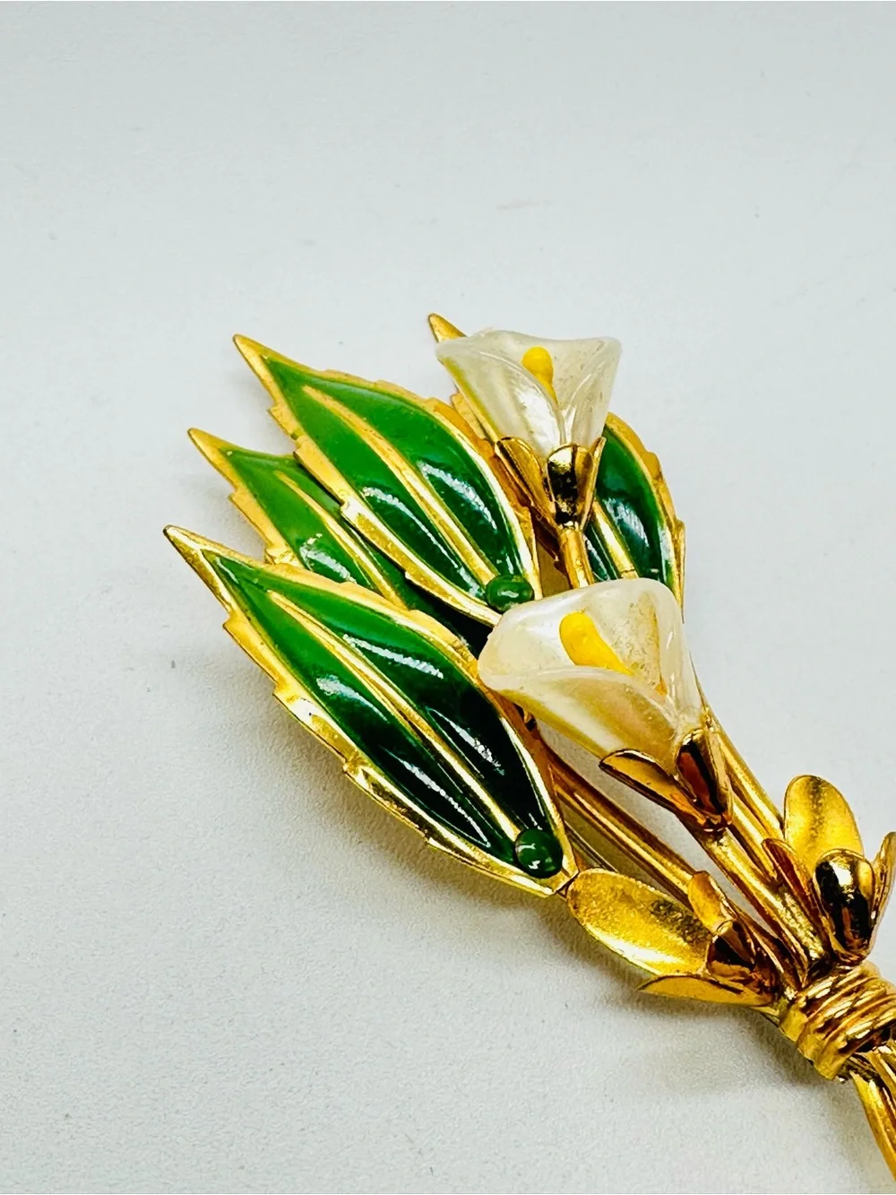 Vintage Coro Calla Lily Flower Bouquet Brooch Pin Enamel Leaf Figural Gold Tone